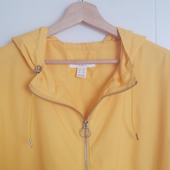 Half-zip windbreaker hoodie - Picture 2 of 7